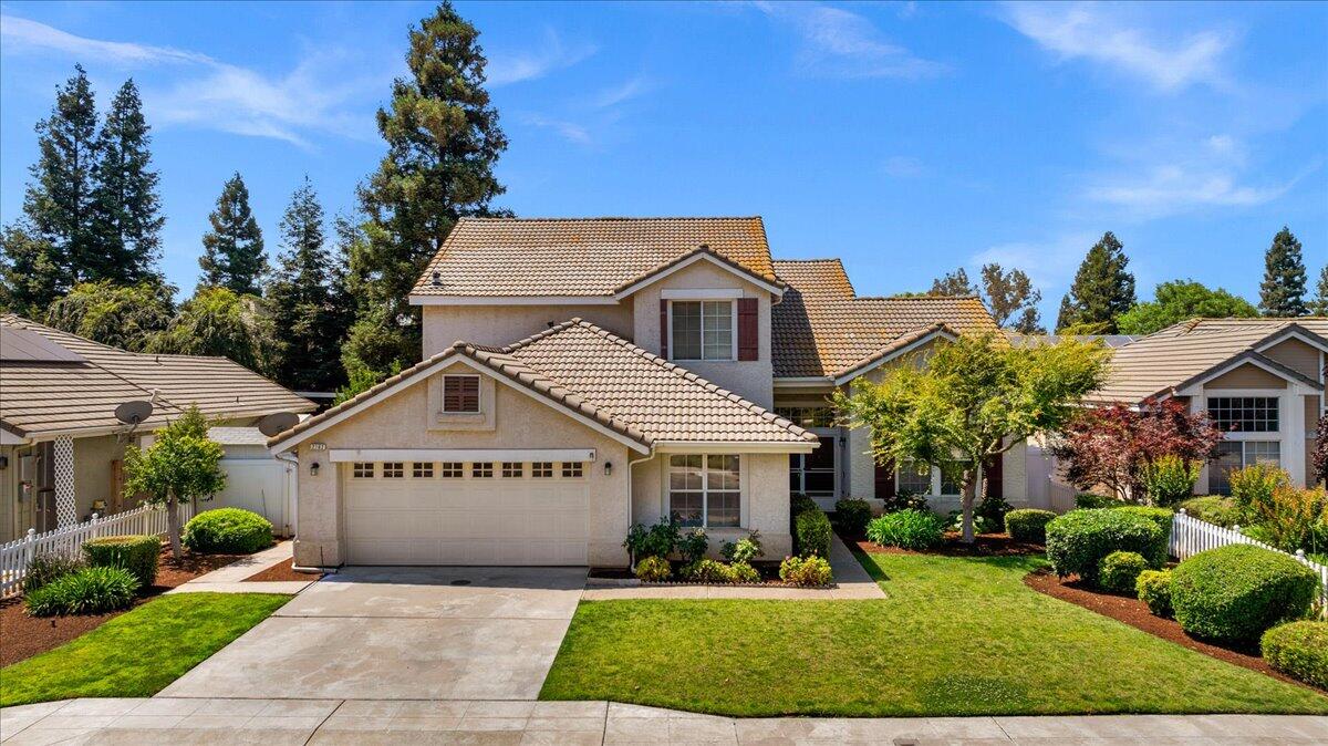 2162 Decatur Ave, Clovis, CA 93611