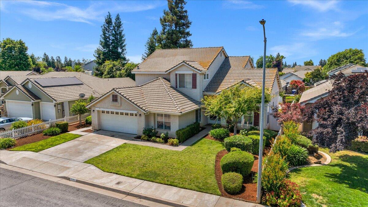 2162 Decatur Ave, Clovis, CA 93611