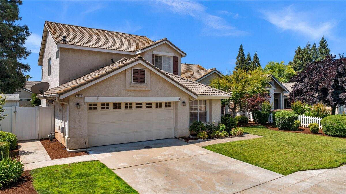 2162 Decatur Ave, Clovis, CA 93611