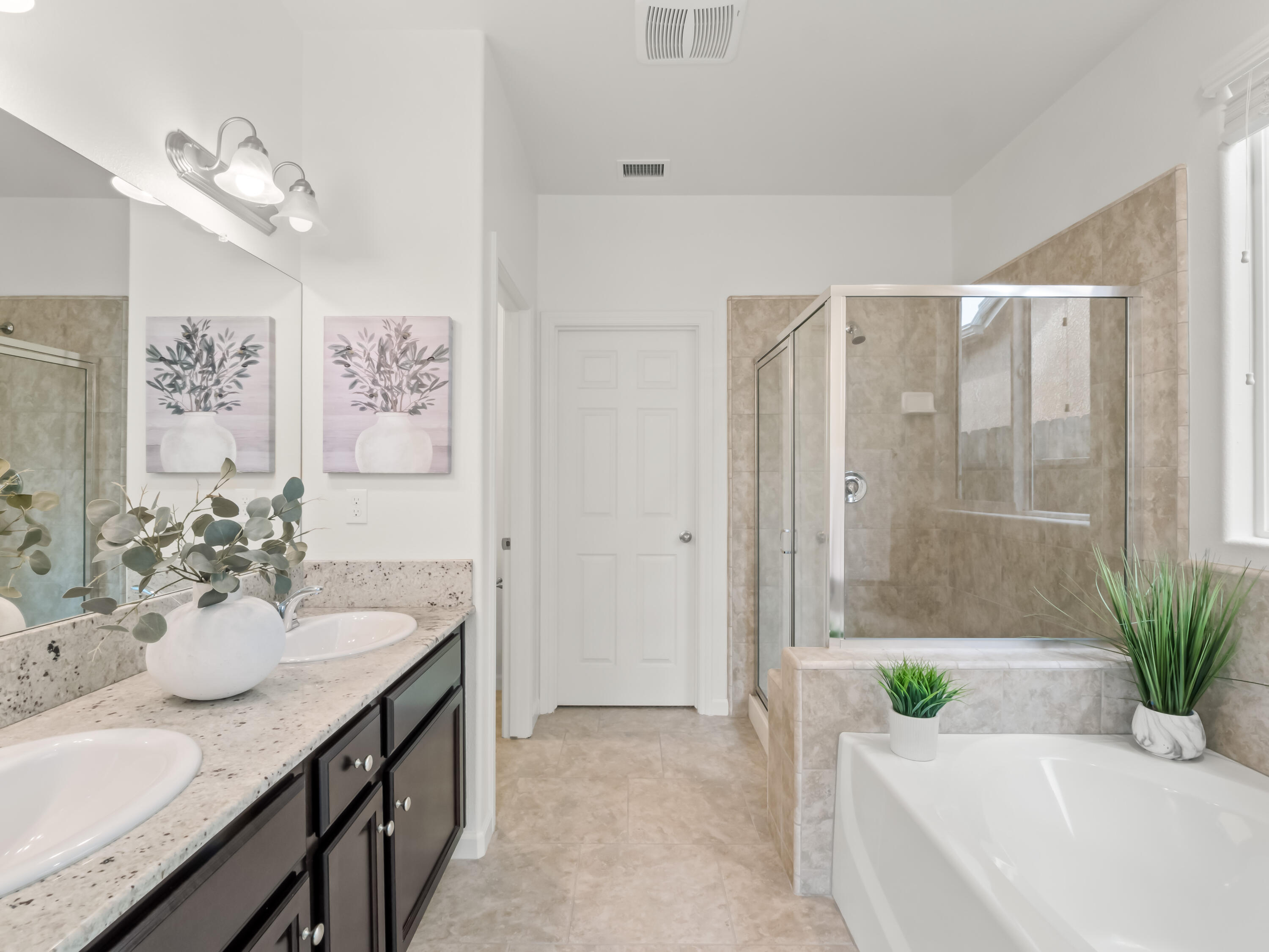 2318 Lombard Ln, Clovis, CA 93611