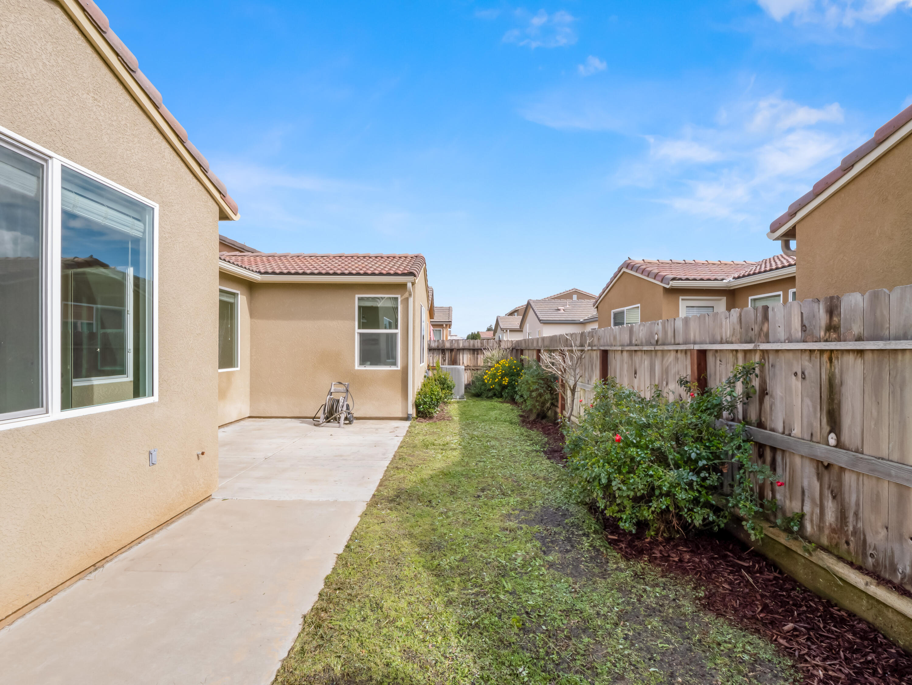 2318 Lombard Ln, Clovis, CA 93611